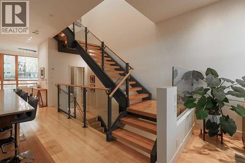 1721 30 Avenue Sw, Calgary, AB - Indoor Photo Showing Other Room