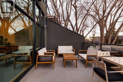 1721 30 Avenue Sw, Calgary, AB - Indoor Photo Showing Other Room