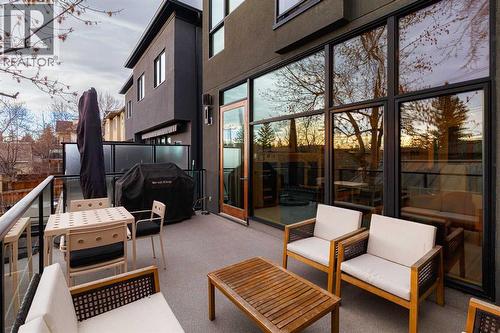 1721 30 Avenue Sw, Calgary, AB - Outdoor With Exterior