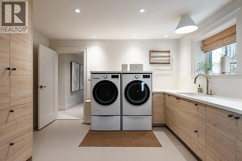 3575 Mayfair Avenue, Vancouver, BC - Indoor Photo Showing Laundry Room