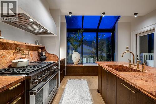 3575 Mayfair Avenue, Vancouver, BC - Indoor Photo Showing Kitchen