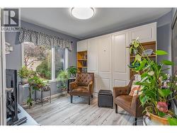 Second Bedroom - Murphy Bed Included - 