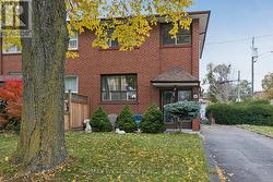 562 ALLIANCE AVENUE  Toronto, ON M6N 2J5
