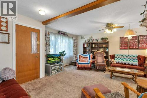7 Ohio Close, Red Deer, AB - Indoor Photo Showing Living Room