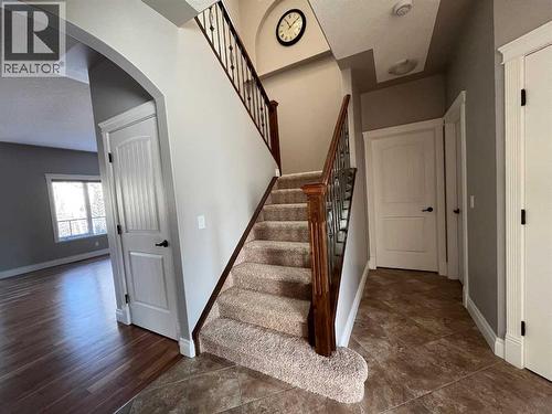 75 Royal Abbey Rise Nw, Calgary, AB - Indoor Photo Showing Other Room