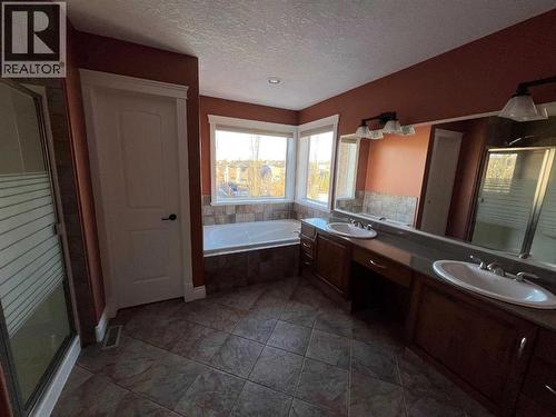 75 Royal Abbey Rise Nw, Calgary, AB - Indoor Photo Showing Bathroom