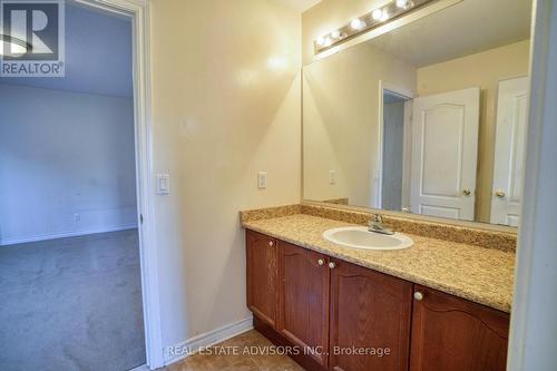 3208 Countess Crescent, Mississauga, ON - Indoor Photo Showing Bathroom