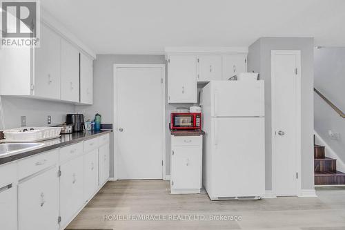 15 Keefer Road, Thorold, ON - Indoor Photo Showing Kitchen