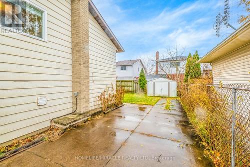 15 Keefer Road, Thorold, ON - Outdoor With Exterior