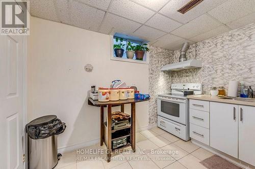 27 Gilcrest Street, Hamilton, ON - Indoor Photo Showing Kitchen