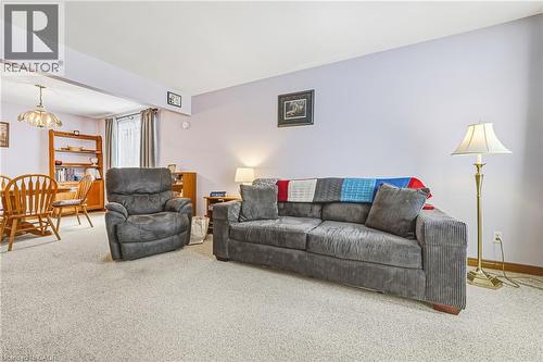 43 Everest Street, Hamilton, ON - Indoor Photo Showing Living Room