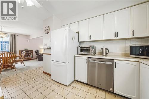 43 Everest Street, Hamilton, ON - Indoor Photo Showing Kitchen
