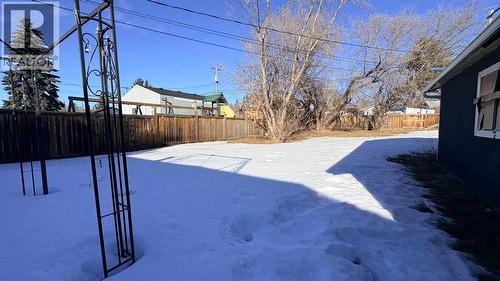 Large fenced back yard! - 622 5 Avenue, Wainwright, AB - Outdoor