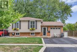 UPPER - 551 CHAMBERLAIN ROAD  Burlington, ON L7L 2V2