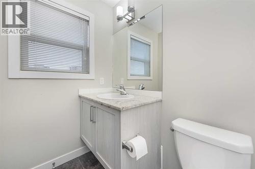 405 Sage Hill Grove Nw, Calgary, AB - Indoor Photo Showing Bathroom