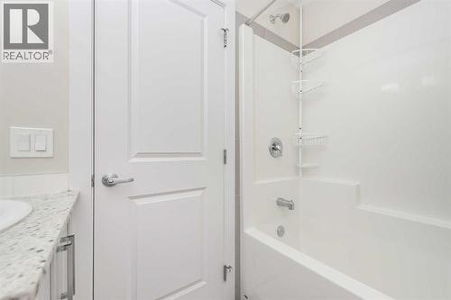 405 Sage Hill Grove Nw, Calgary, AB - Indoor Photo Showing Bathroom