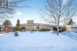 46 CLEADON DRIVE  Ottawa, ON K2H 5P3