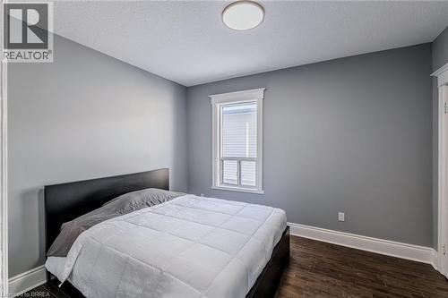 42 East 31St Street, Hamilton, ON - Indoor Photo Showing Bedroom