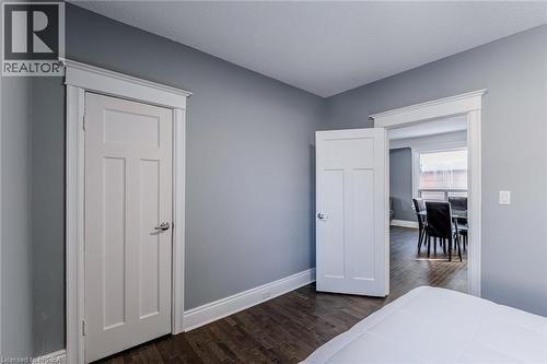 42 East 31St Street, Hamilton, ON - Indoor Photo Showing Bedroom