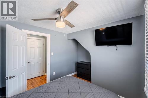 42 East 31St Street, Hamilton, ON - Indoor Photo Showing Bedroom