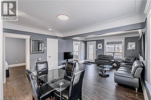 42 East 31St Street, Hamilton, ON - Indoor Photo Showing Living Room