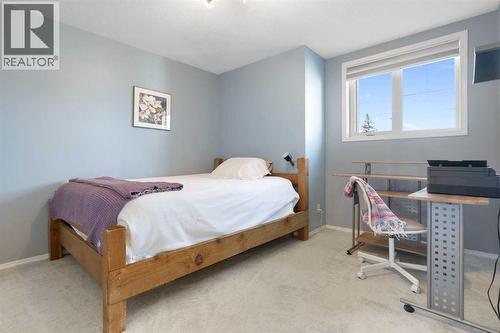 202 Schooner Close Nw, Calgary, AB - Indoor Photo Showing Bedroom