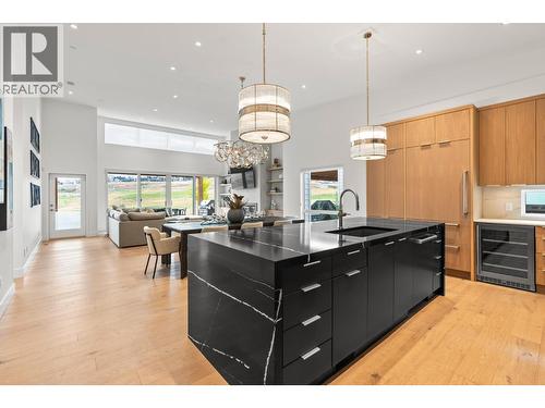105 Predator Ridge Drive Unit# 22, Vernon, BC - Indoor Photo Showing Kitchen With Upgraded Kitchen