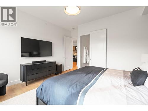 105 Predator Ridge Drive Unit# 22, Vernon, BC - Indoor Photo Showing Bedroom