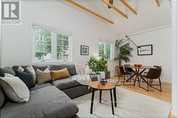 UPPER - 736 WOODBINE AVENUE  Toronto, ON M4E 2J1