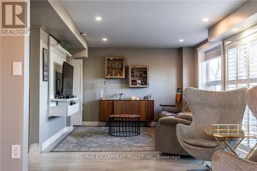 735 Beach Boulevard, Hamilton, ON - Indoor