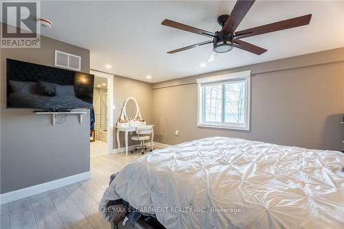 735 Beach Boulevard, Hamilton, ON - Indoor Photo Showing Bedroom