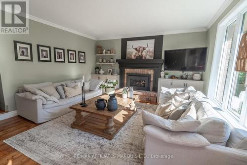 1733 Blakely Drive, Cornwall, ON - Indoor Photo Showing Living Room With Fireplace