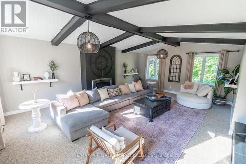 1733 Blakely Drive, Cornwall, ON - Indoor Photo Showing Living Room