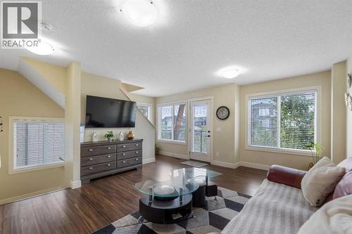 572 Savanna Boulevard Ne, Calgary, AB - Indoor Photo Showing Living Room