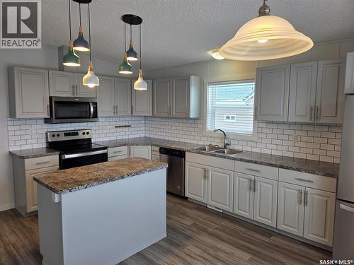 413 Railway Street, Kipling, SK - Indoor Photo Showing Kitchen With Double Sink With Upgraded Kitchen