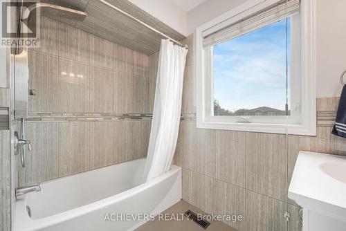 4024 Longo Circle E, Mississauga, ON - Indoor Photo Showing Bathroom
