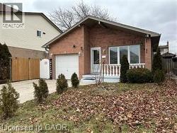 5 TWINOAKS Crescent  Stoney Creek, ON L9J 2E6