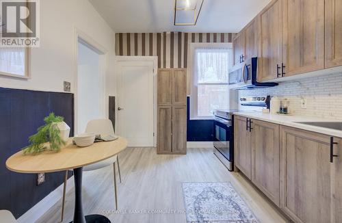 83 Sanford Avenue N, Hamilton, ON - Indoor Photo Showing Kitchen
