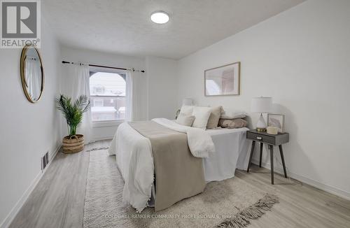 83 Sanford Avenue N, Hamilton, ON - Indoor Photo Showing Bedroom