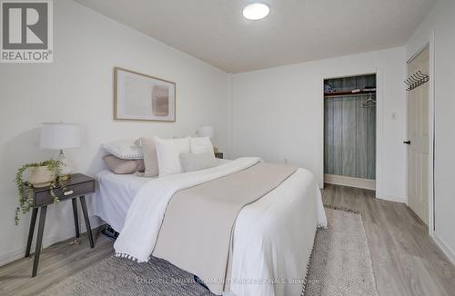 83 Sanford Avenue N, Hamilton, ON - Indoor Photo Showing Bedroom