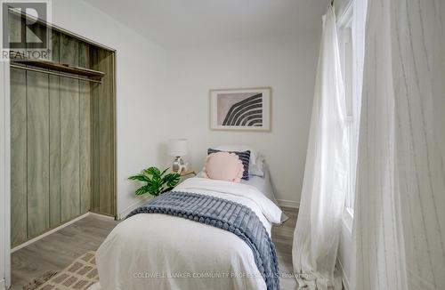 83 Sanford Avenue N, Hamilton, ON - Indoor Photo Showing Bedroom