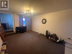 331 King Family Room - 