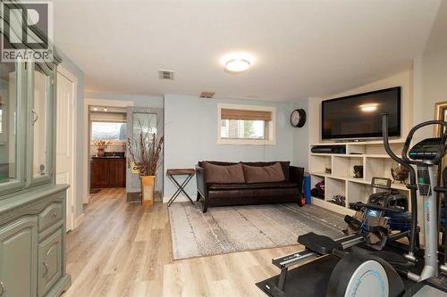 1003 Canyon Boulevard W, Lethbridge, AB - Indoor Photo Showing Other Room