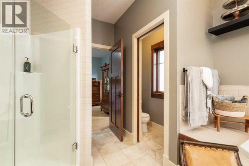 1003 Canyon Boulevard W, Lethbridge, AB - Indoor Photo Showing Bathroom