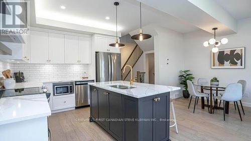 45 - 2700 Buroak Drive S, London North (North S), ON - Indoor Photo Showing Kitchen With Double Sink With Upgraded Kitchen