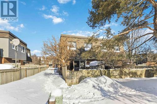 - - 13 Corley Private, Ottawa, ON - Outdoor