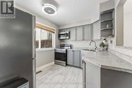 - - 13 Corley Private, Ottawa, ON - Indoor Photo Showing Kitchen With Double Sink