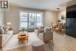 4, 916 3 Avenue NW  Calgary, AB T2N 0J6