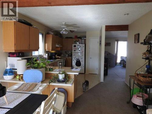 129 32 Avenue Nw, Calgary, AB - Indoor Photo Showing Kitchen