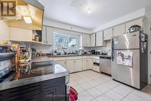 15 Fairview Boulevard, Guelph (Dovercliffe Park/Old University), ON - Indoor Photo Showing Kitchen